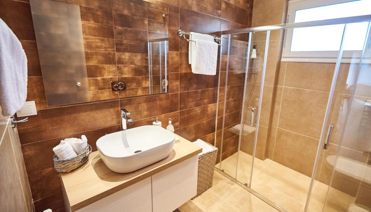 The El Greco Spirit Meets The Athenian Luxury Apt1 Ngoại thất bức ảnh